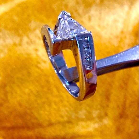 Genuine Diamond Ring, custom Trilliant cut - Picture 5 of 17